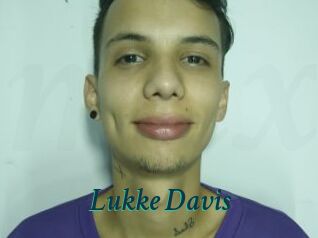 Lukke_Davis