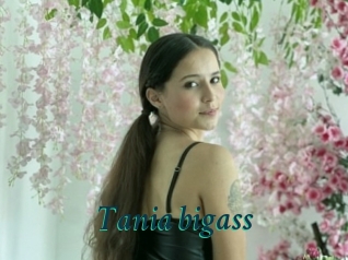 Tania_bigass