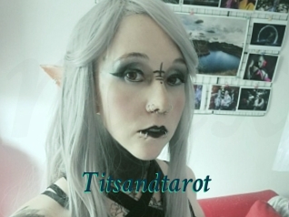 Titsandtarot